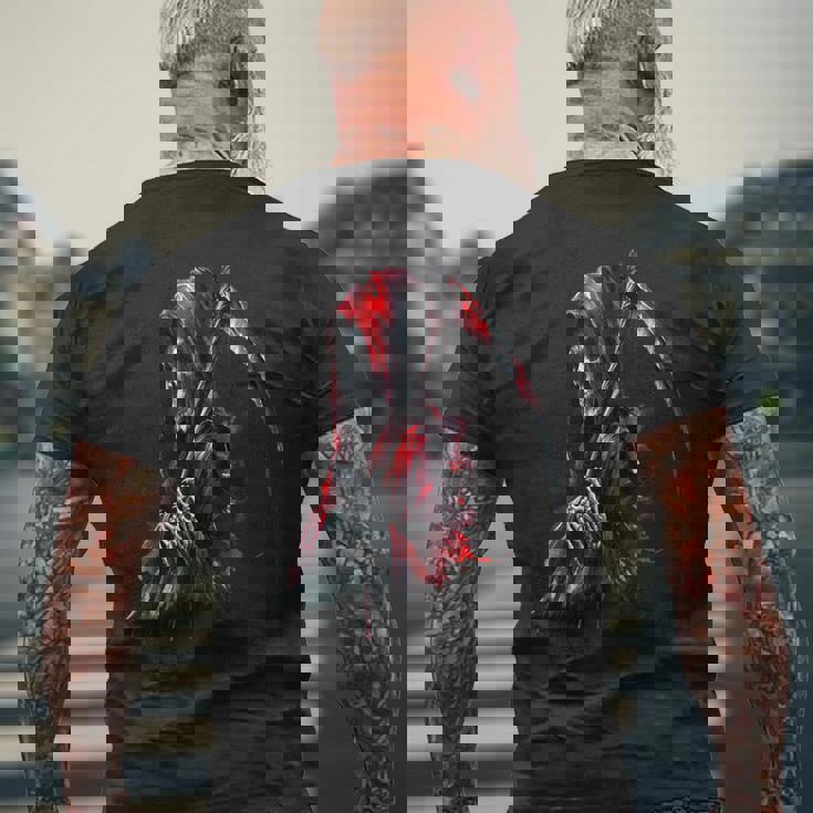 黒と赤のデザインの死神。 メンズTシャツ バックプリント 高齢者への贈り物