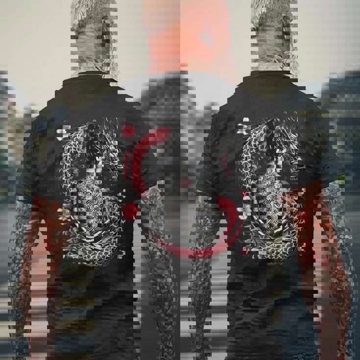 龍と刺青芸者 メンズTシャツ バックプリント 高齢者への贈り物