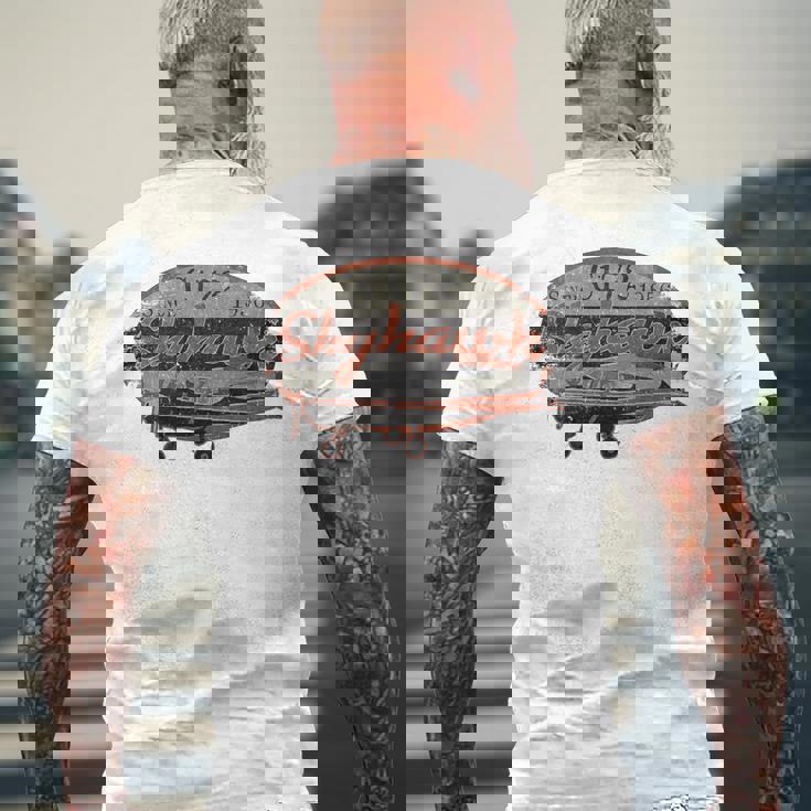 172Kyhawk ヴィンテージ レトロ 飛行機 フライングパイロット メンズTシャツ バックプリント 高齢者への贈り物