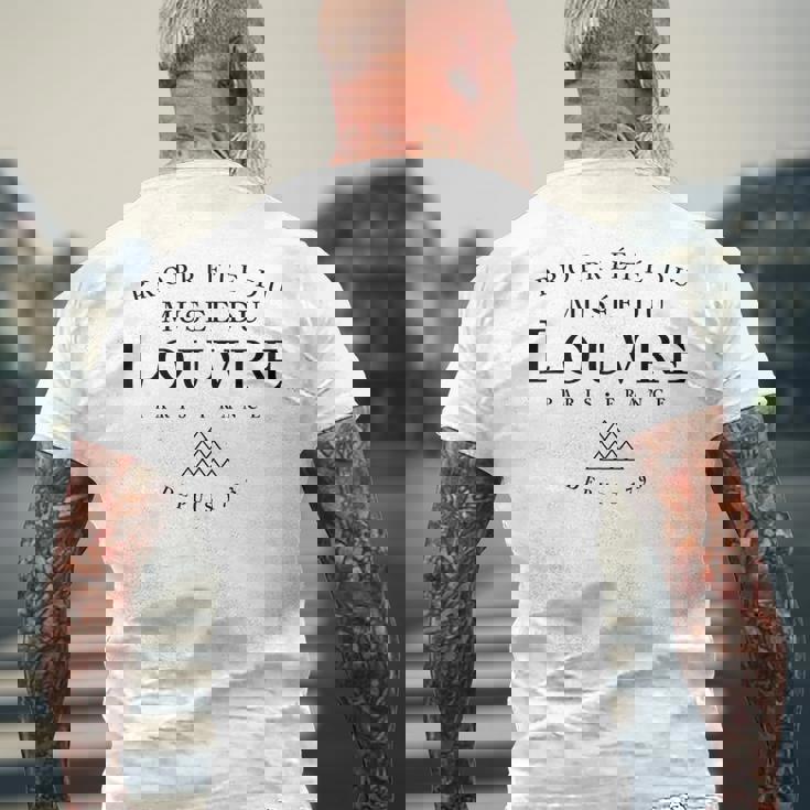 1793年創業のルーヴル美術館の財産 メンズTシャツ バックプリント 高齢者への贈り物