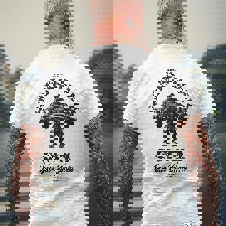 964シルバーバックゴリラ、ジムアパレル、ボディビルディング、類人猿。 メンズTシャツ バックプリント 高齢者への贈り物