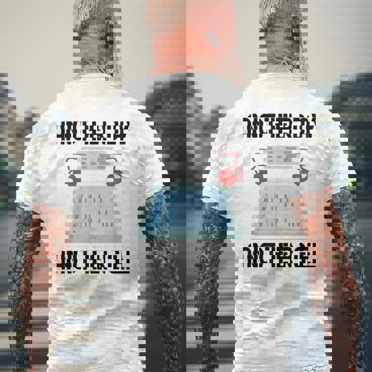 Another Day Another Gel メンズTシャツ バックプリント 高齢者への贈り物