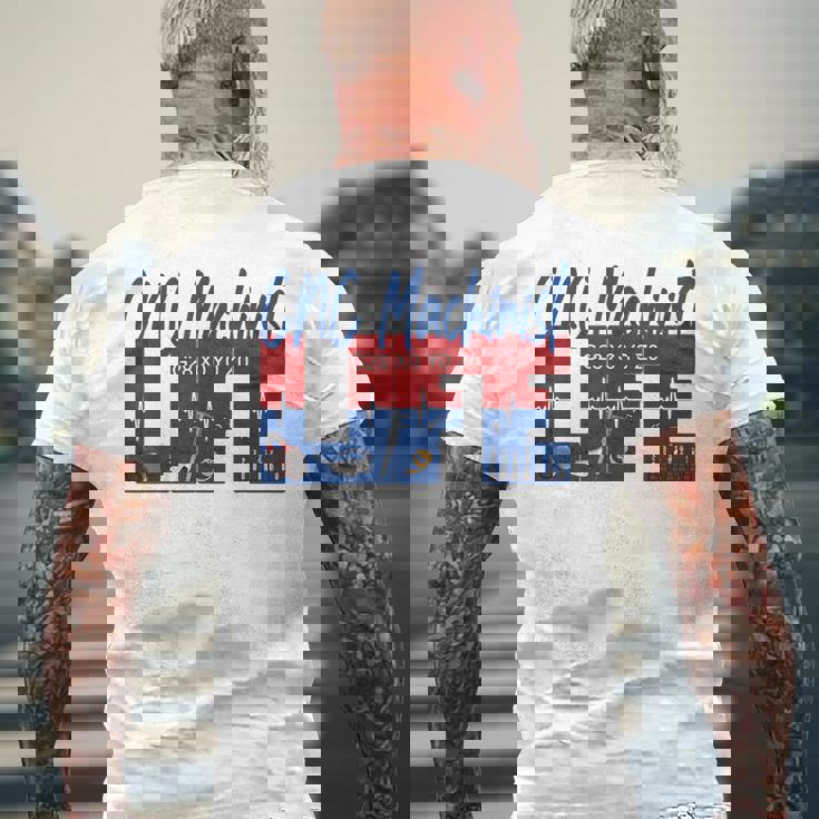 Cnc マシニスト ライフ Cnc マシニスト オペレーター Cnc プログラマー メンズTシャツ バックプリント 高齢者への贈り物