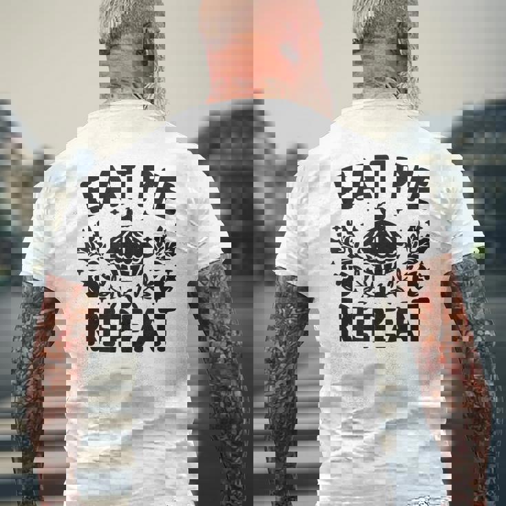 Eat Pie Repeat 面白い感謝祭のユーモア メンズTシャツ バックプリント 高齢者への贈り物