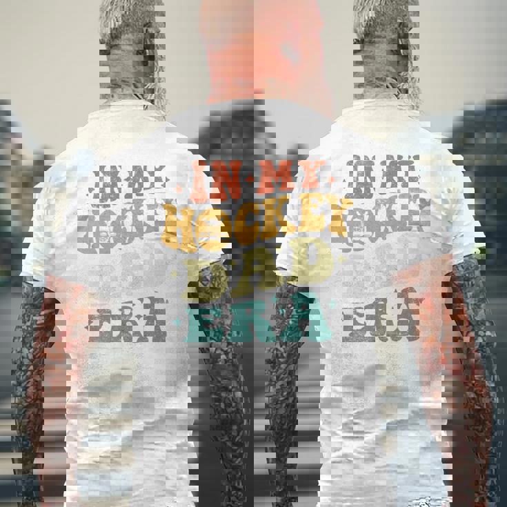 In My Hockey Dad Era ファニーホッケーお父さん ヴィンテージ 父の日 長袖tシャツ メンズTシャツ バックプリント 高齢者への贈り物