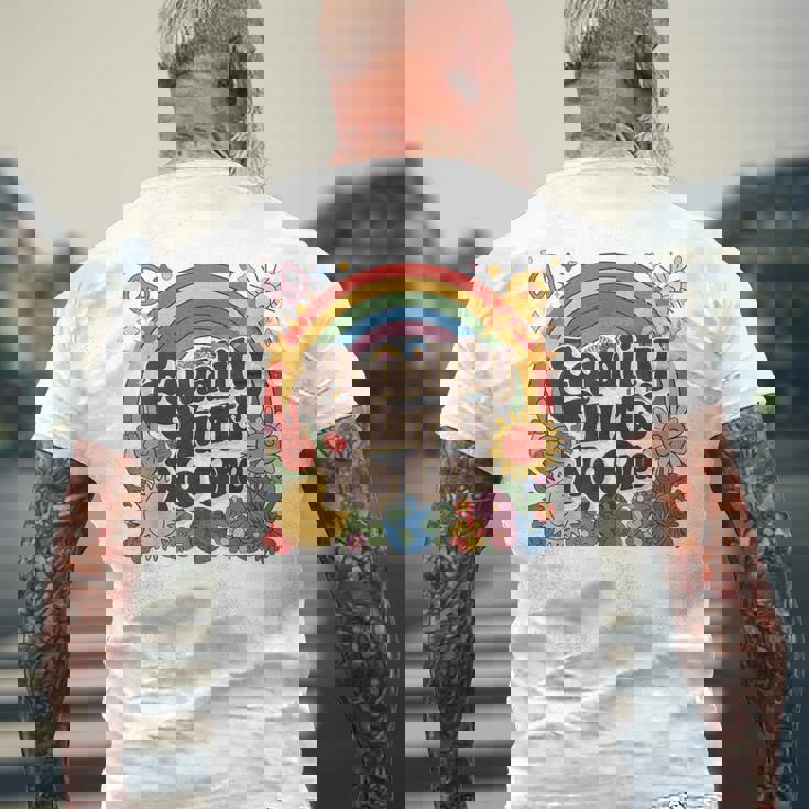 Lgbtqの平等は誰もプライドを傷つけない 人権 レインボープライド メンズTシャツ バックプリント 高齢者への贈り物