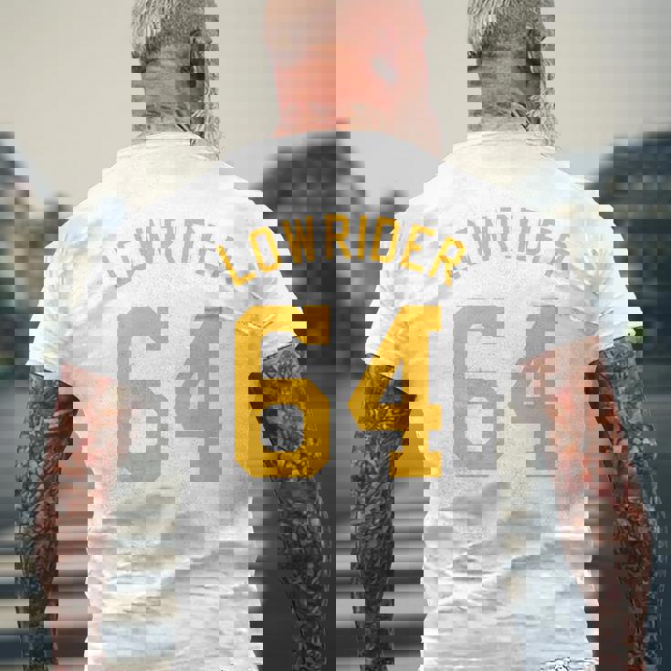 Lowrider 64 Jersey Number On The Back Classic Lowrider Car メンズTシャツ バックプリント 高齢者への贈り物