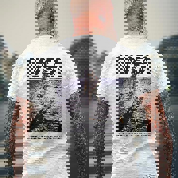 Nasaアポロ11号の月面宇宙飛行士の有名なワームロゴ メンズTシャツ バックプリント 高齢者への贈り物