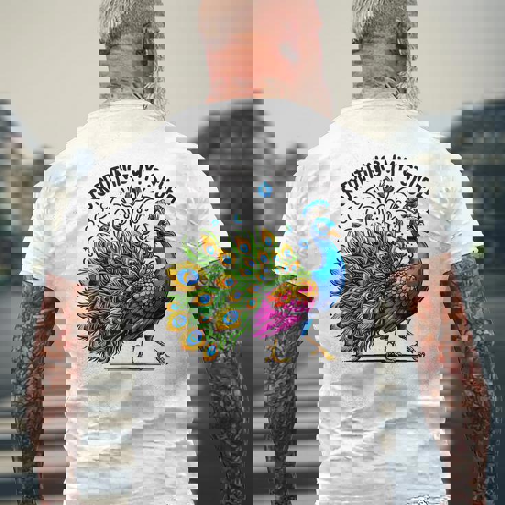 Strutting Mytuff カラフル 孔雀好き メンズTシャツ バックプリント 高齢者への贈り物