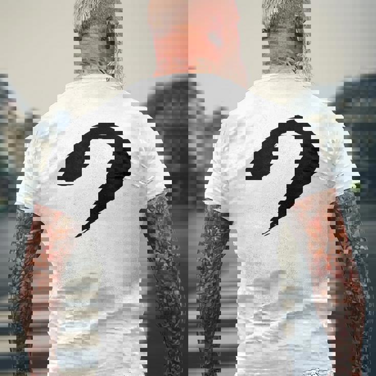 【つ】ひらがな 一文字 可愛い 日本語 面白い おもしろ ネタ 筆文字 平仮名 五十音 文字 かっこいい ウケ狙い 毛筆 メンズTシャツ バックプリント 高齢者への贈り物