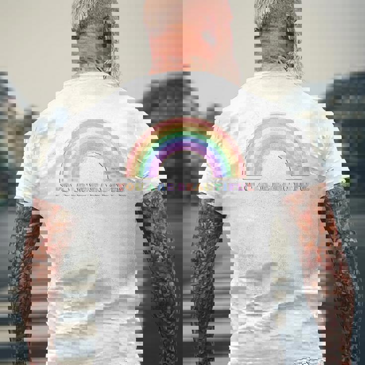 あなたは美しい虹と太陽の光です メンズTシャツ バックプリント 高齢者への贈り物