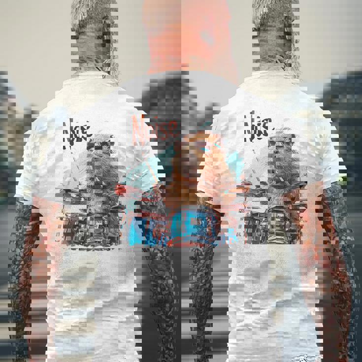 おかしなカピバラがドラムを奏でる メンズTシャツ バックプリント 高齢者への贈り物