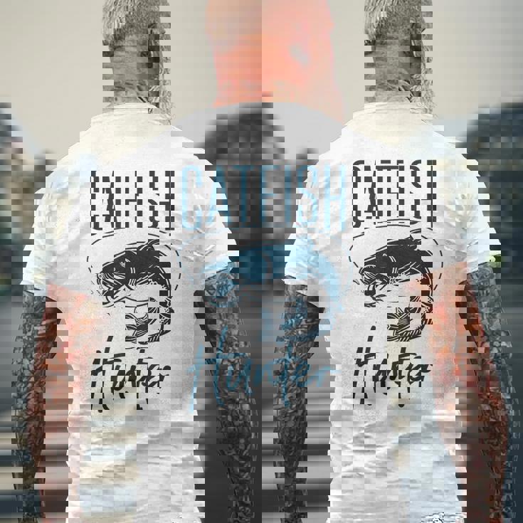 かわいいナマズハンターデザイン ナマズ農家へのギフトアイデア メンズTシャツ バックプリント 高齢者への贈り物