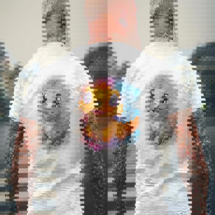 ひげを生やしたドラゴンの白い服のレインボーフラッグ メンズTシャツ バックプリント 高齢者への贈り物