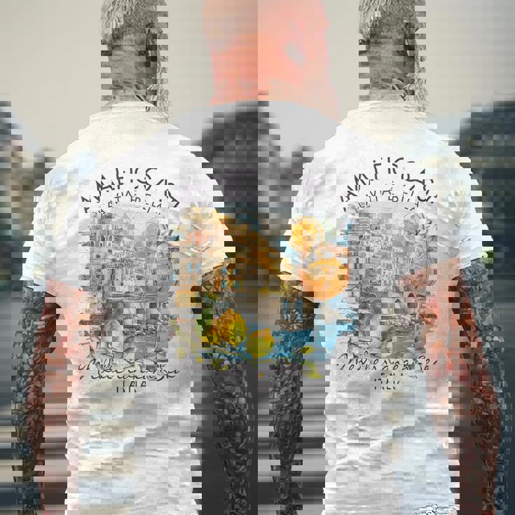 アマルフィ 海岸 イタリア 旅行 旅行 バケーション 地中海 メンズTシャツ バックプリント 高齢者への贈り物