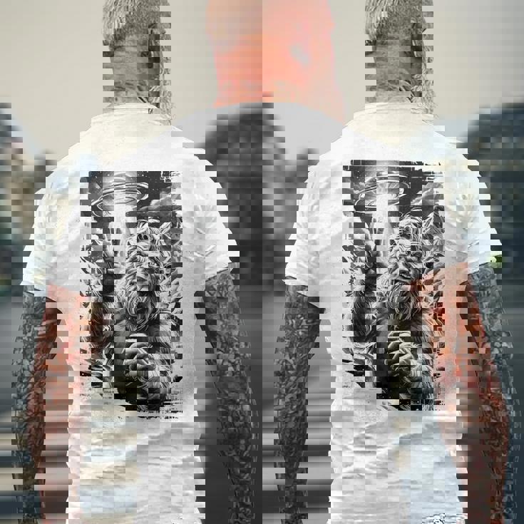 イエティ Ufo 平和 クリプティッド ユーモア マウンテン遭遇 長袖tシャツ メンズTシャツ バックプリント 高齢者への贈り物