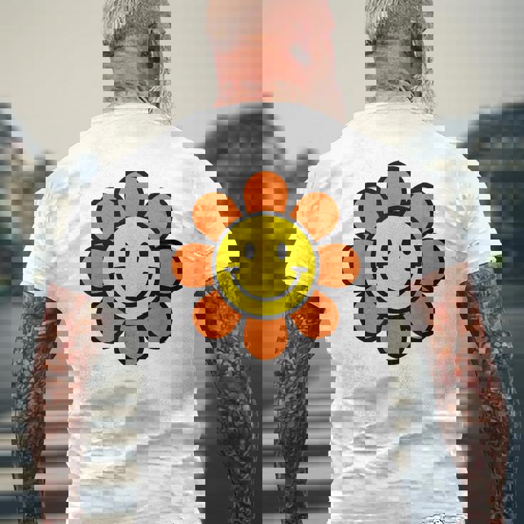 オレンジ イエロー ハッピー スマイル スマイル フェイス デイジー フラワーガール メンズTシャツ バックプリント 高齢者への贈り物