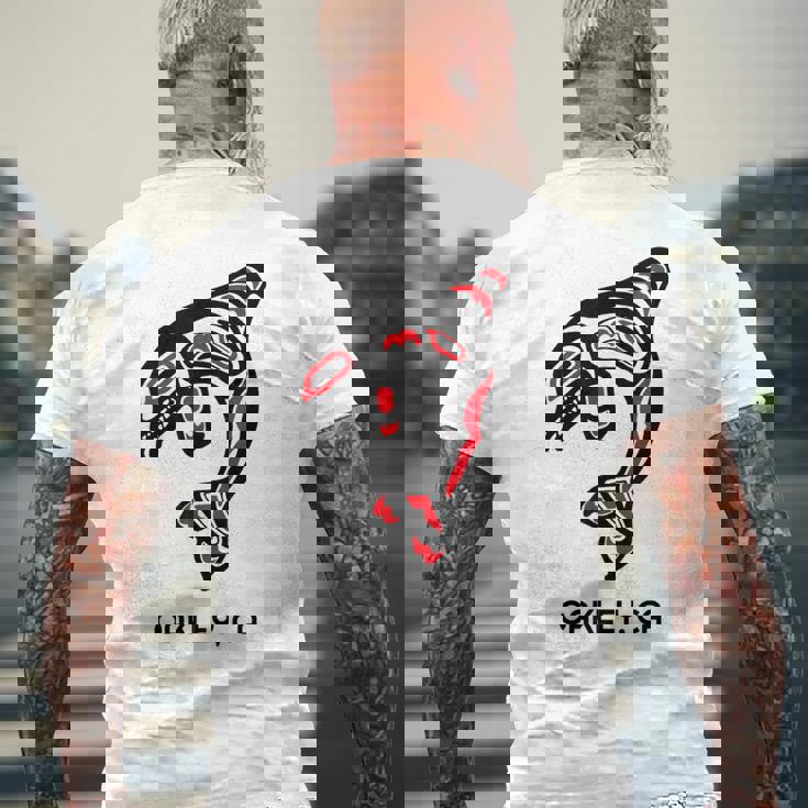 オークリー、カリフォルニア オルカキラー クジラ ネイティブアメリカン ギフト メンズTシャツ バックプリント 高齢者への贈り物