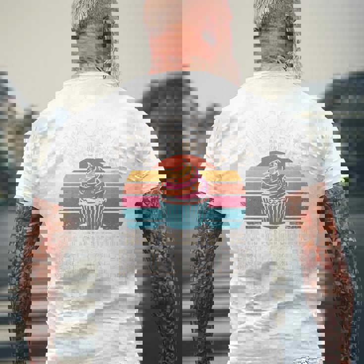 カップケーキは奇跡を信じたマフィンです レトロカップケーキ 長袖tシャツ メンズTシャツ バックプリント 高齢者への贈り物