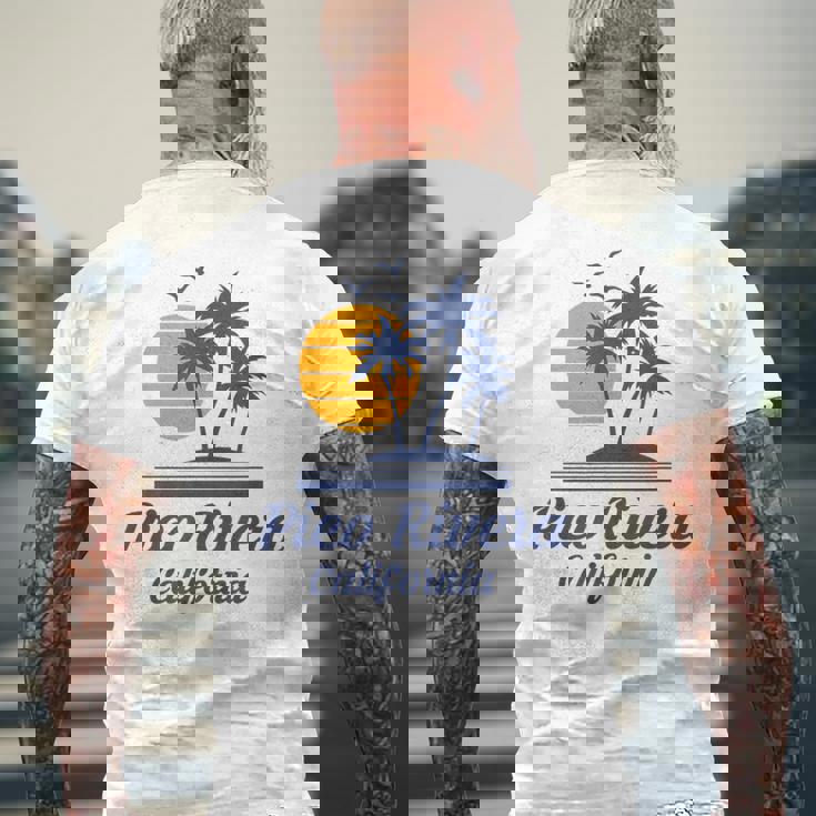 カリフォルニア州ピコリベラ ピコ リベラ 市内観光客 メンズTシャツ バックプリント 高齢者への贈り物