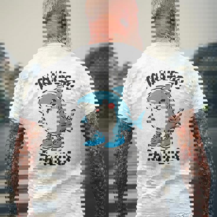 カワイイトラレロトラララ-イタリアブレインロットミーム メンズTシャツ バックプリント 高齢者への贈り物