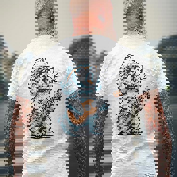 ギターを弾く犬 マルチーズプードル 面白い落書き メンズTシャツ バックプリント 高齢者への贈り物