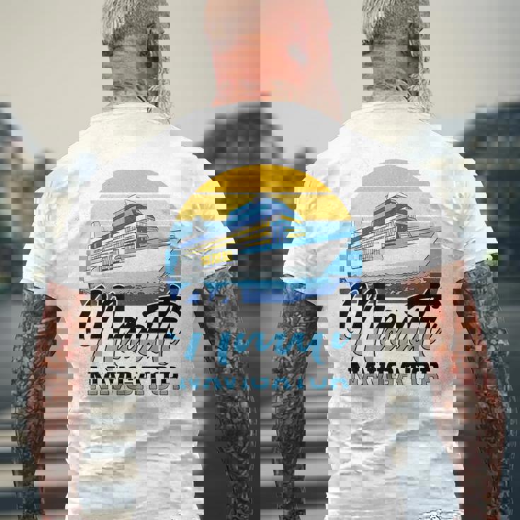 クルージング航海船キャプテンアンカークルーズディレクター メンズTシャツ バックプリント 高齢者への贈り物