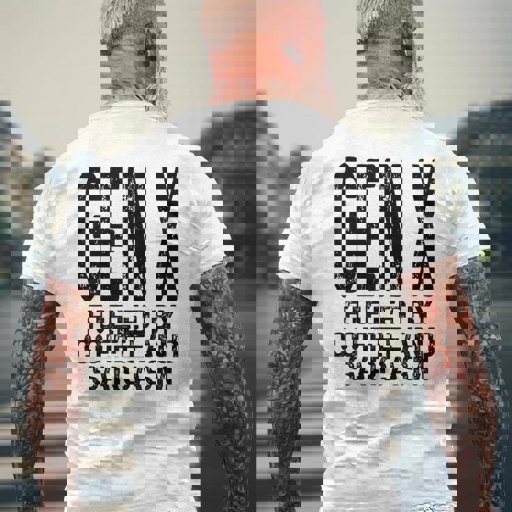 コーヒーと皮肉なユーモアに刺激された面白いジェネレーションx Gen X メンズTシャツ バックプリント 高齢者への贈り物