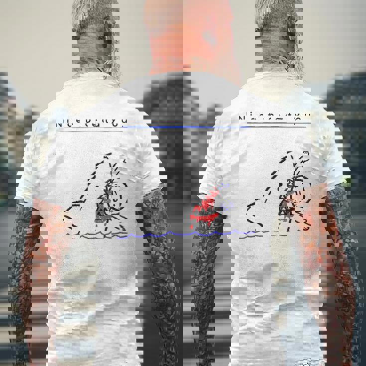 サメのことわざ ブラックユーモア Nice To Eat Yo メンズTシャツ バックプリント 高齢者への贈り物