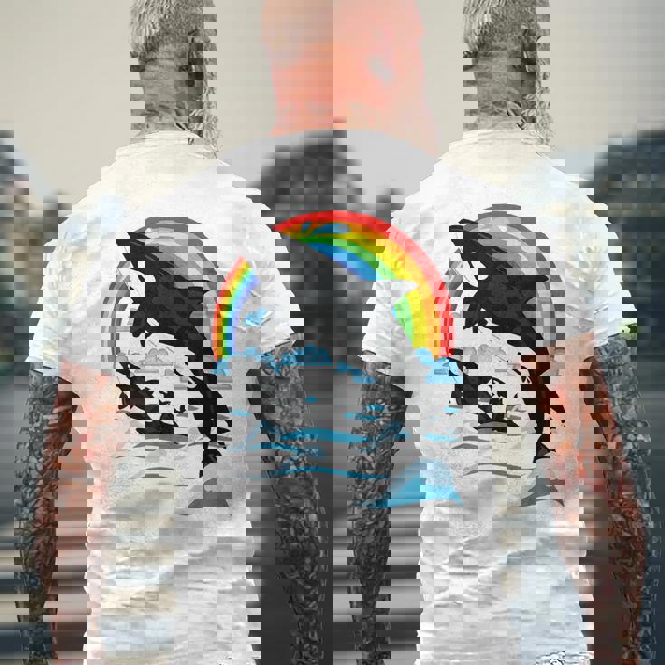 シャチ。シャチホエールウォッチング メンズTシャツ バックプリント 高齢者への贈り物