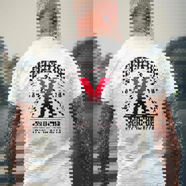 ジェネレーションxはホースウォーターで育ちました 1965 1980 メンズTシャツ バックプリント 高齢者への贈り物