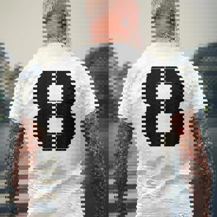 タイポグラフィ 太字 ステンシル 8番 数字 8 メンズTシャツ バックプリント 高齢者への贈り物