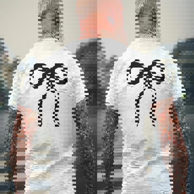 タンサンドベージュにかわいいブラックリボンリボンの美的 メンズTシャツ バックプリント 高齢者への贈り物