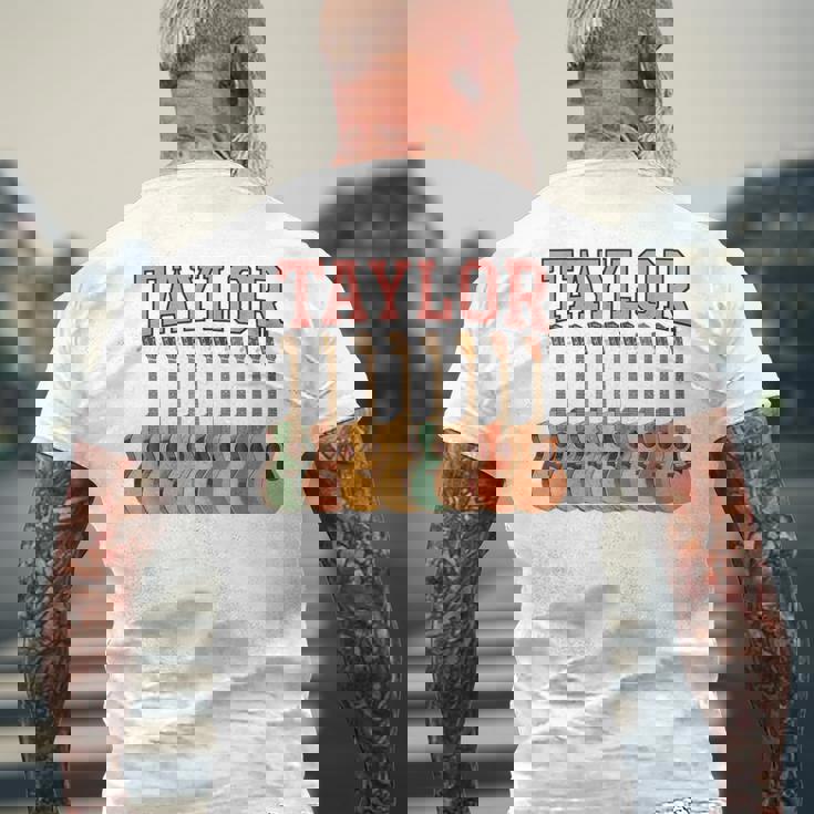 テイラー・ギター・カレッジ メンズTシャツ バックプリント 高齢者への贈り物