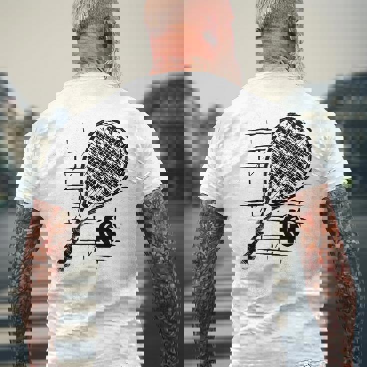 テニスラケット ボール シルエット 面白い スポーツ選手 コーチファン メンズTシャツ バックプリント 高齢者への贈り物