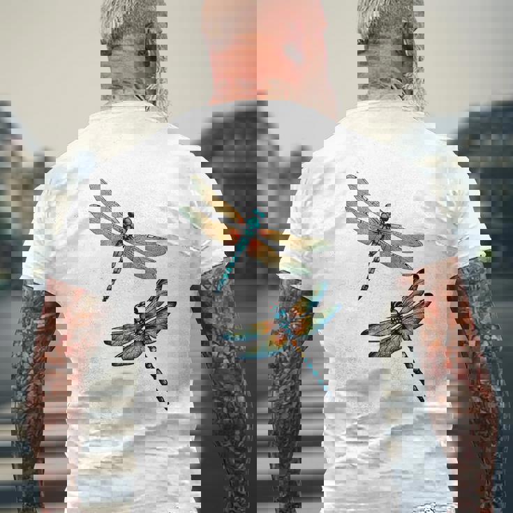 トンボ、飛ぶ昆虫のトンボ、トンボ。 メンズTシャツ バックプリント 高齢者への贈り物