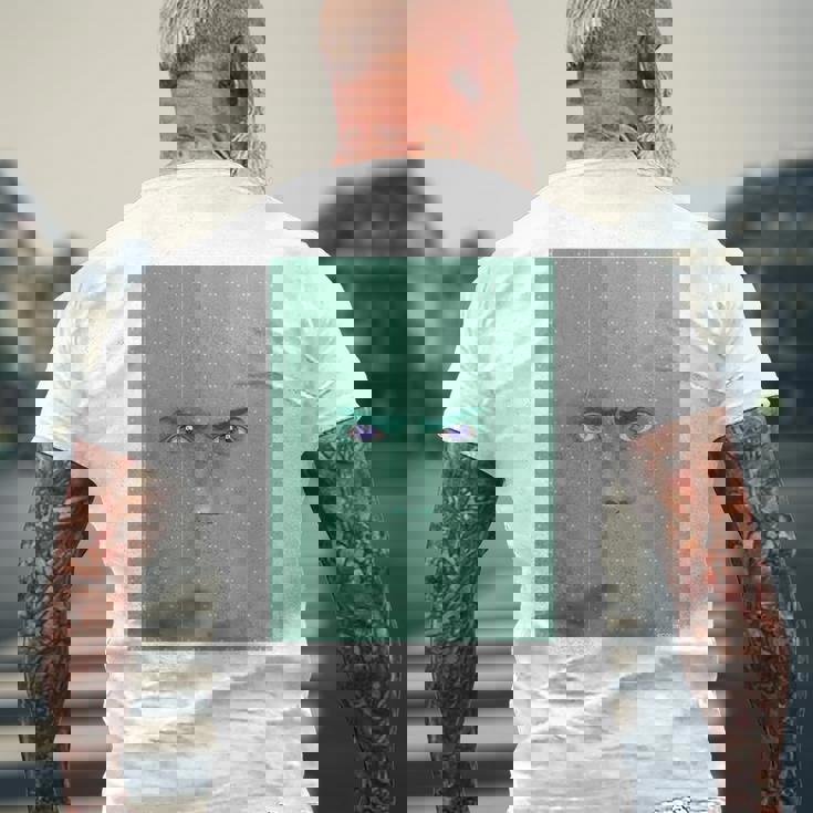 ドリミ4周年記念 壁（志部谷 幽） メンズTシャツ バックプリント 高齢者への贈り物