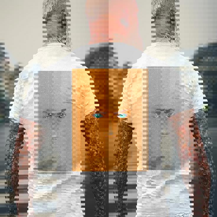 ドリミ4周年記念 壁（新兎 千里） メンズTシャツ バックプリント 高齢者への贈り物