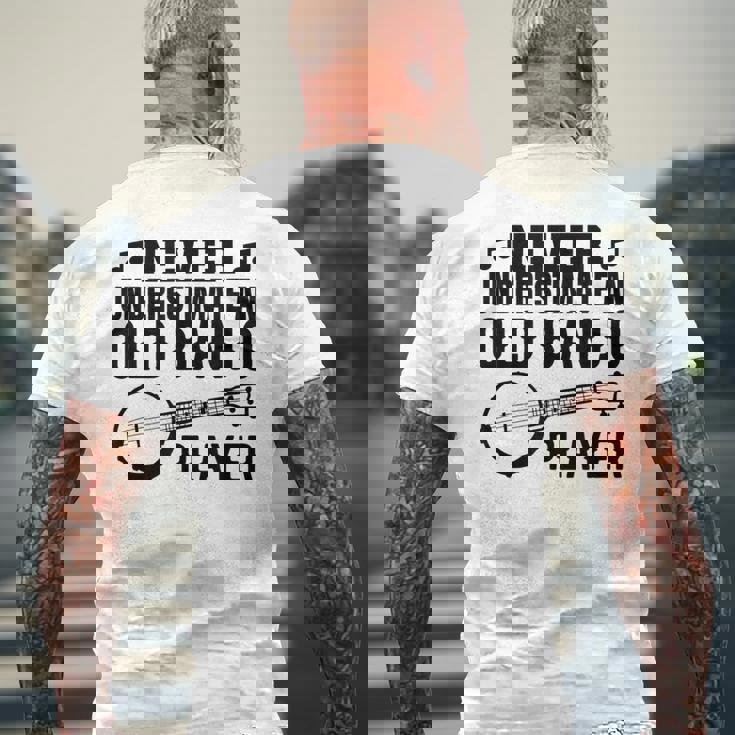メンズ バンジョーじいさんバンジョーインストラクター メンズTシャツ バックプリント 高齢者への贈り物