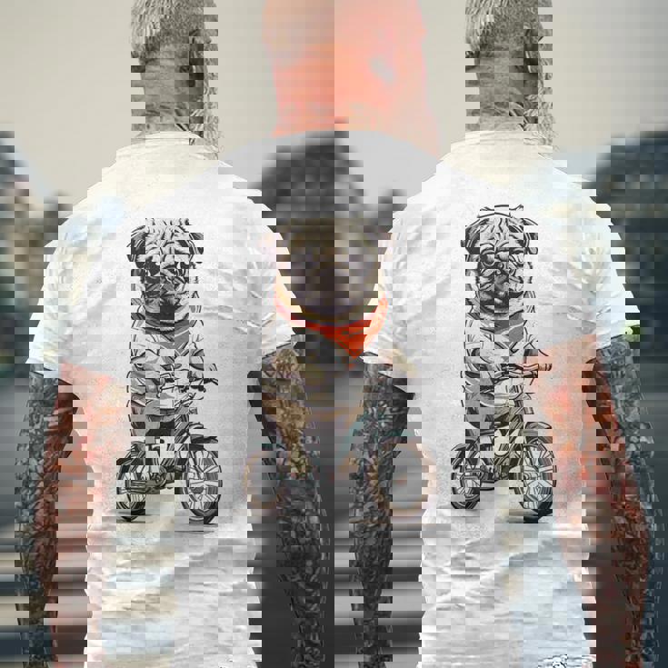 パグ いぬ イラスト パグ好き 犬好き 自転車 かわいい おもしろ レトロ かっこいい メンズTシャツ バックプリント 高齢者への贈り物