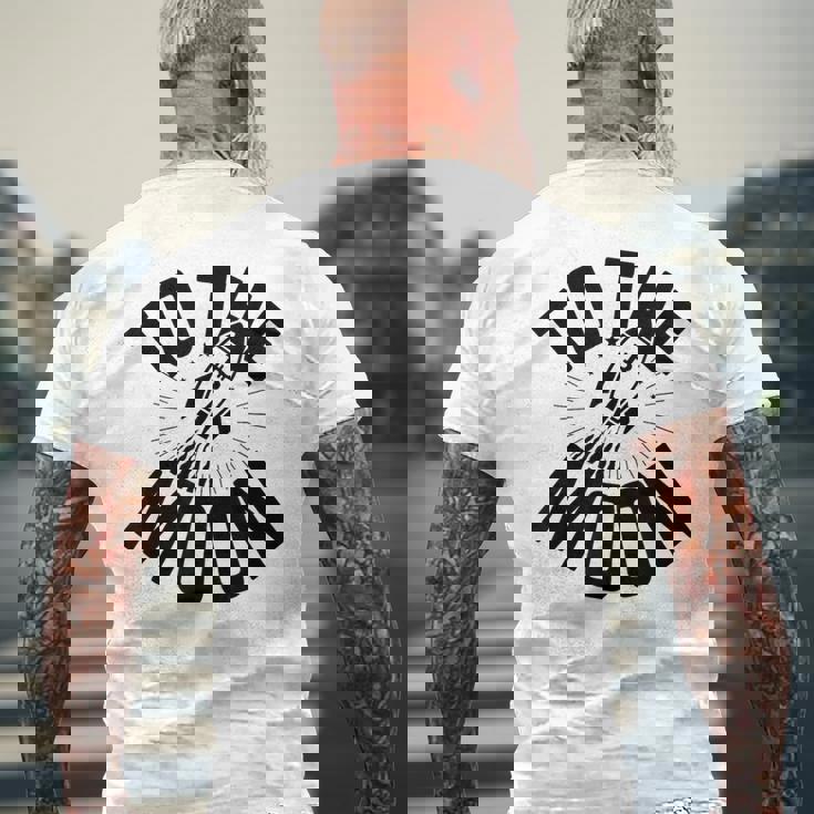 ビットコインから月へ、ビットコイン100k、ビットコイン暗号。 メンズTシャツ バックプリント 高齢者への贈り物