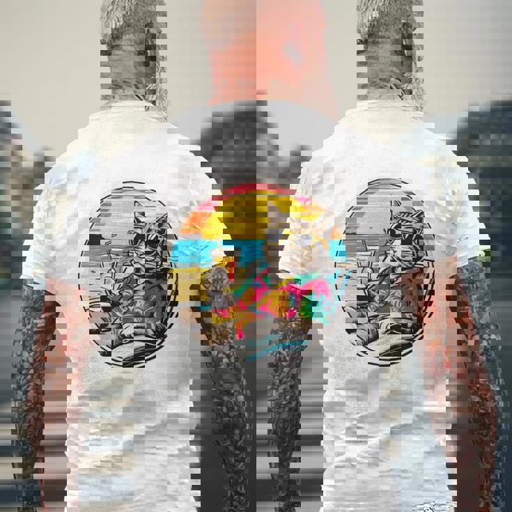 ビーチでドリンクを飲みながらリラックスできるレトロなヴィンテージクールな猫 長袖tシャツ メンズTシャツ バックプリント 高齢者への贈り物