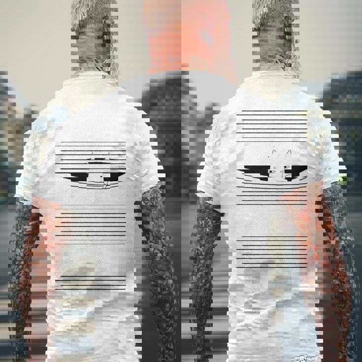 ブラインドを指で下げる猫 猫好き ねこ好き ネコ好き 猫の飼い主 ブラインドネタ おもしろ かわいい ねこ ネコ 猫 長袖tシャツ メンズTシャツ バックプリント 高齢者への贈り物