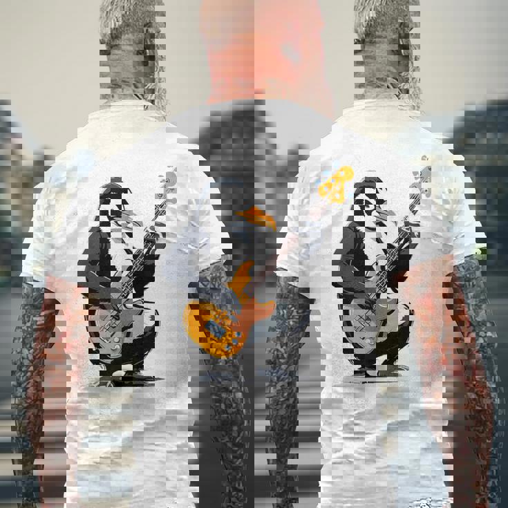 ベースギターを弾くペンギン ペンギン メンズTシャツ バックプリント 高齢者への贈り物