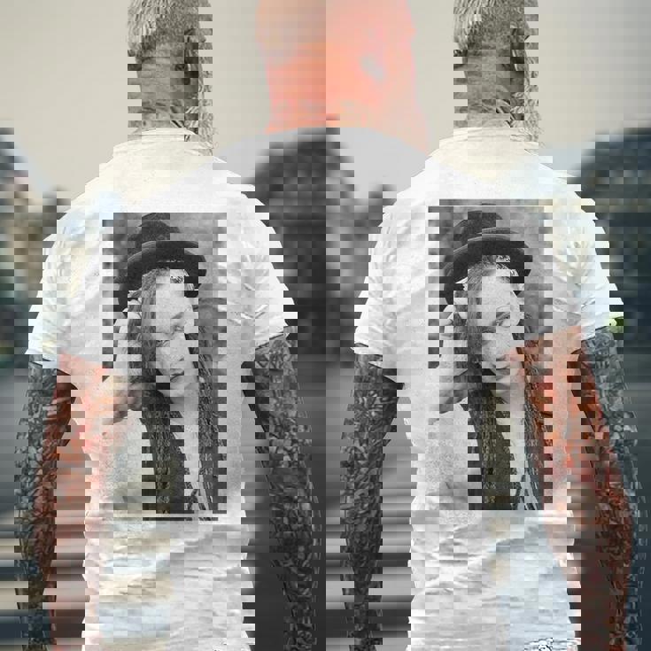 ボーイ・ジョージ・カルチャー・クラブ・シンガー・ポートレート 1982 メンズTシャツ バックプリント 高齢者への贈り物