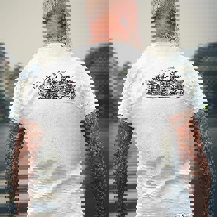 ロシアのbmpを盗むウクライナの農家 ウクライナを支援 メンズTシャツ バックプリント 高齢者への贈り物