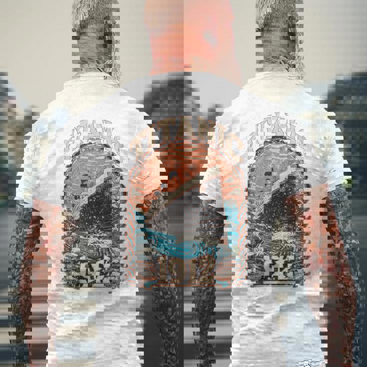 ヴィンテージ 1912年4月 Rms タイタニック アンティーク調クルーズデザイン メンズTシャツ バックプリント 高齢者への贈り物