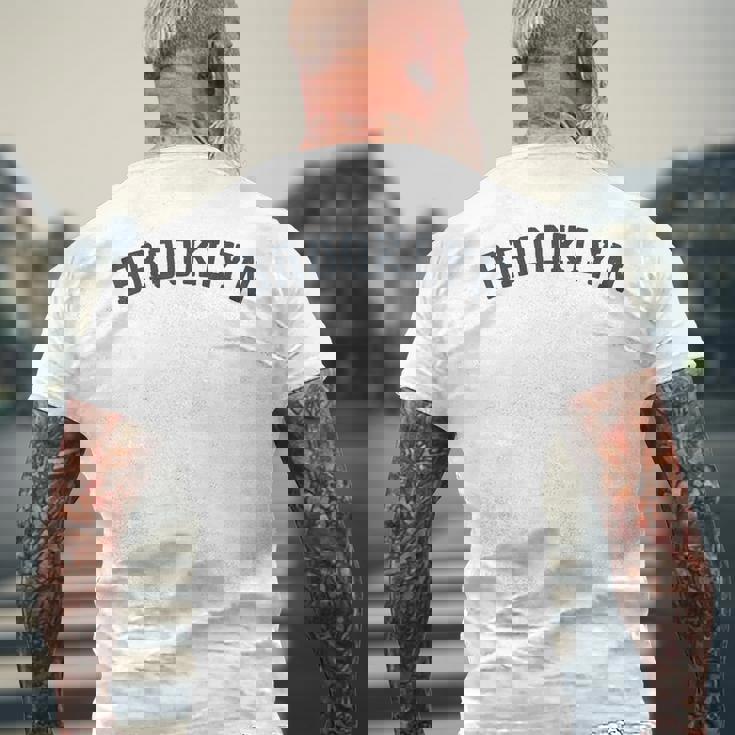 ヴィンテージ ブルックリン オールドレトロ ブルックリン Ny スポーツギフト メンズTシャツ バックプリント 高齢者への贈り物