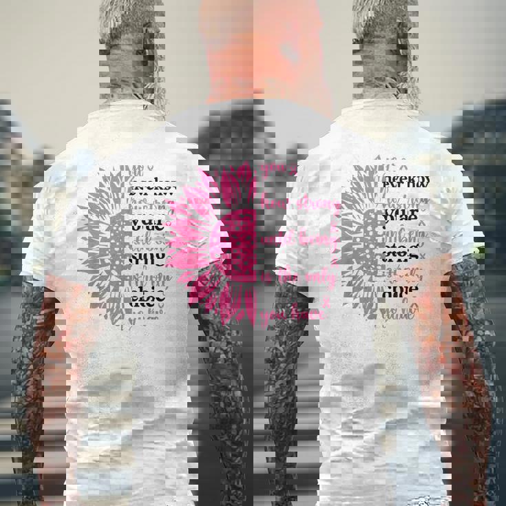 乳がんファイター サバイバー ひまわり ピンクリボン 戦士 メンズTシャツ バックプリント 高齢者への贈り物