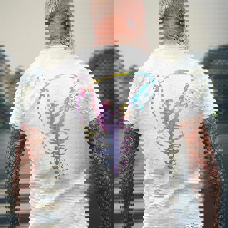 体操選手とバンドガールズ キッズ 新体操 メンズTシャツ バックプリント 高齢者への贈り物